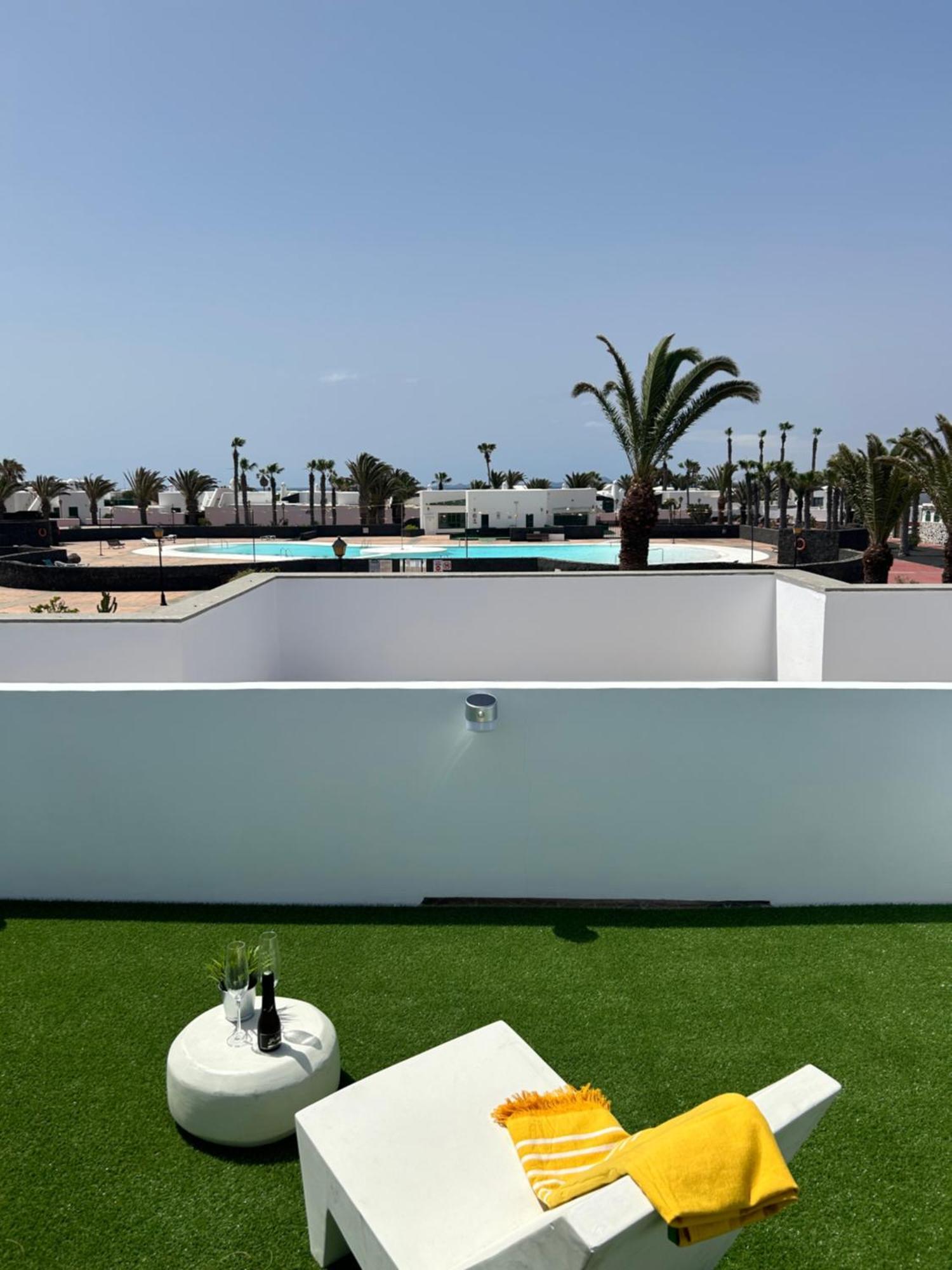 Kira Suite Playa Blanca  Exteriör bild
